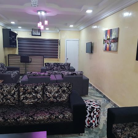 The Resident Hotel Owerri Kültér fotó